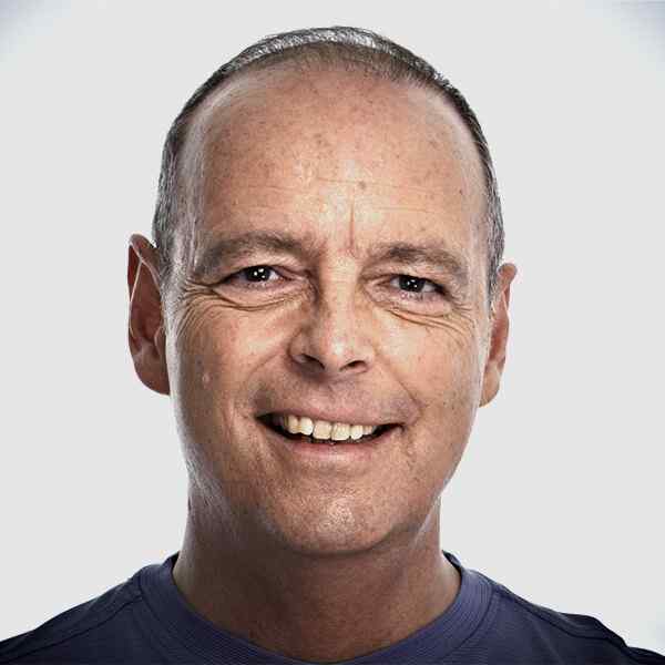 https://auroracarehome.com/wp-content/uploads/2018/09/our_team_02.jpg
